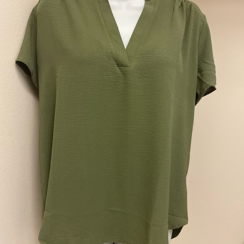 Boutique Olive Entro Blouse in Size Small NWOT